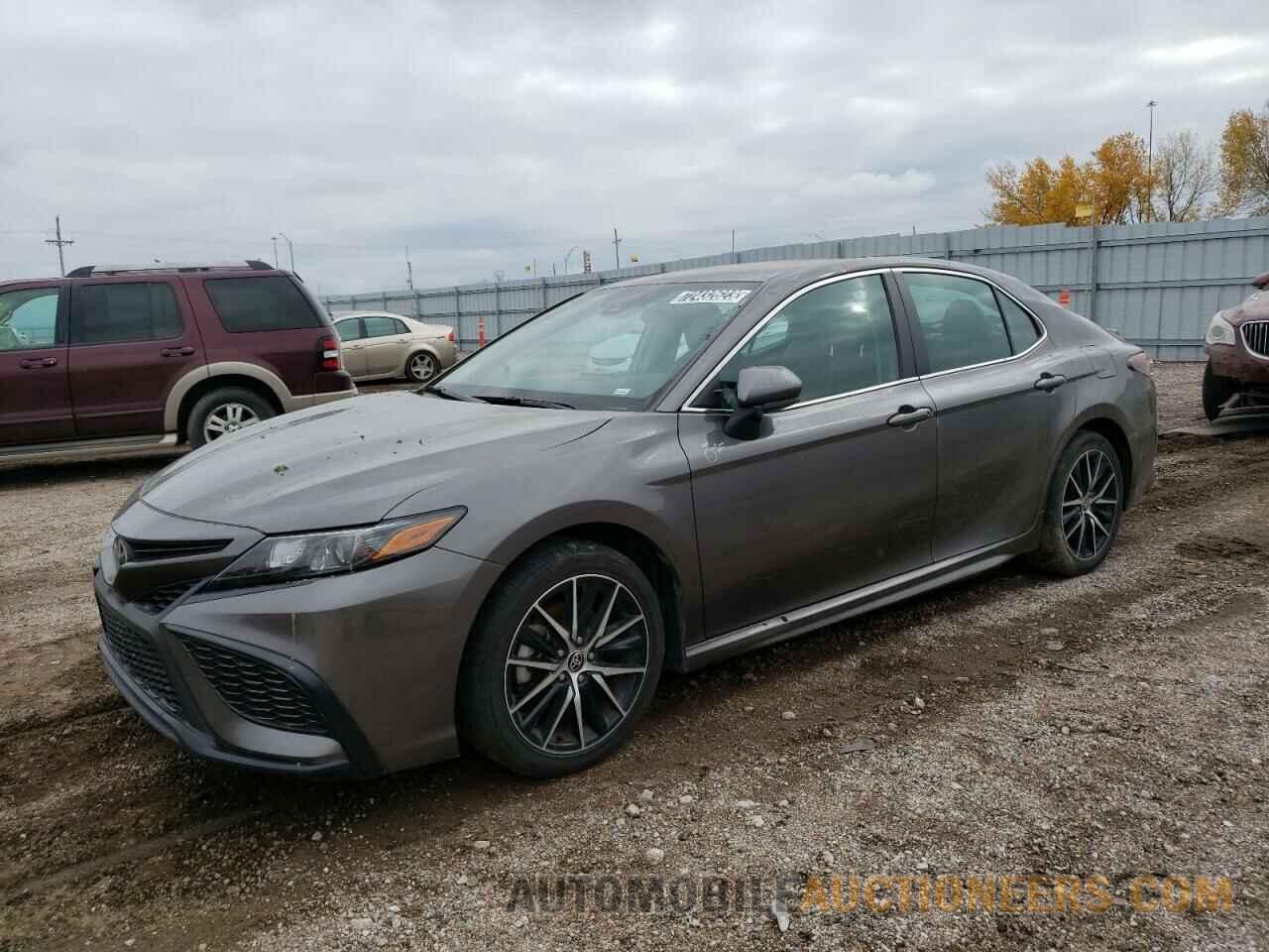 4T1G11AK1MU590835 TOYOTA CAMRY 2021