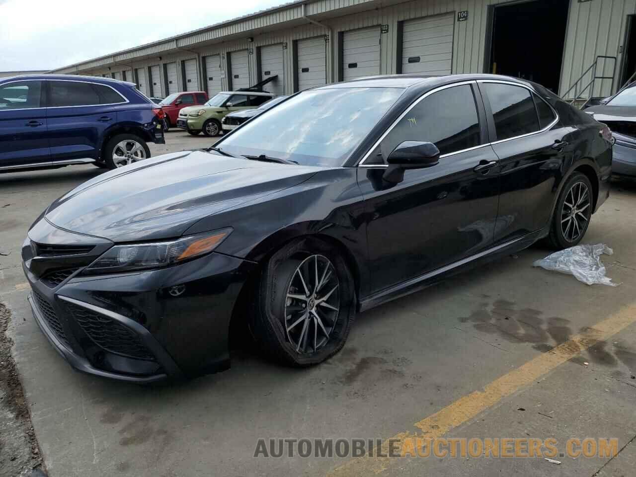 4T1G11AK1MU599731 TOYOTA CAMRY 2021