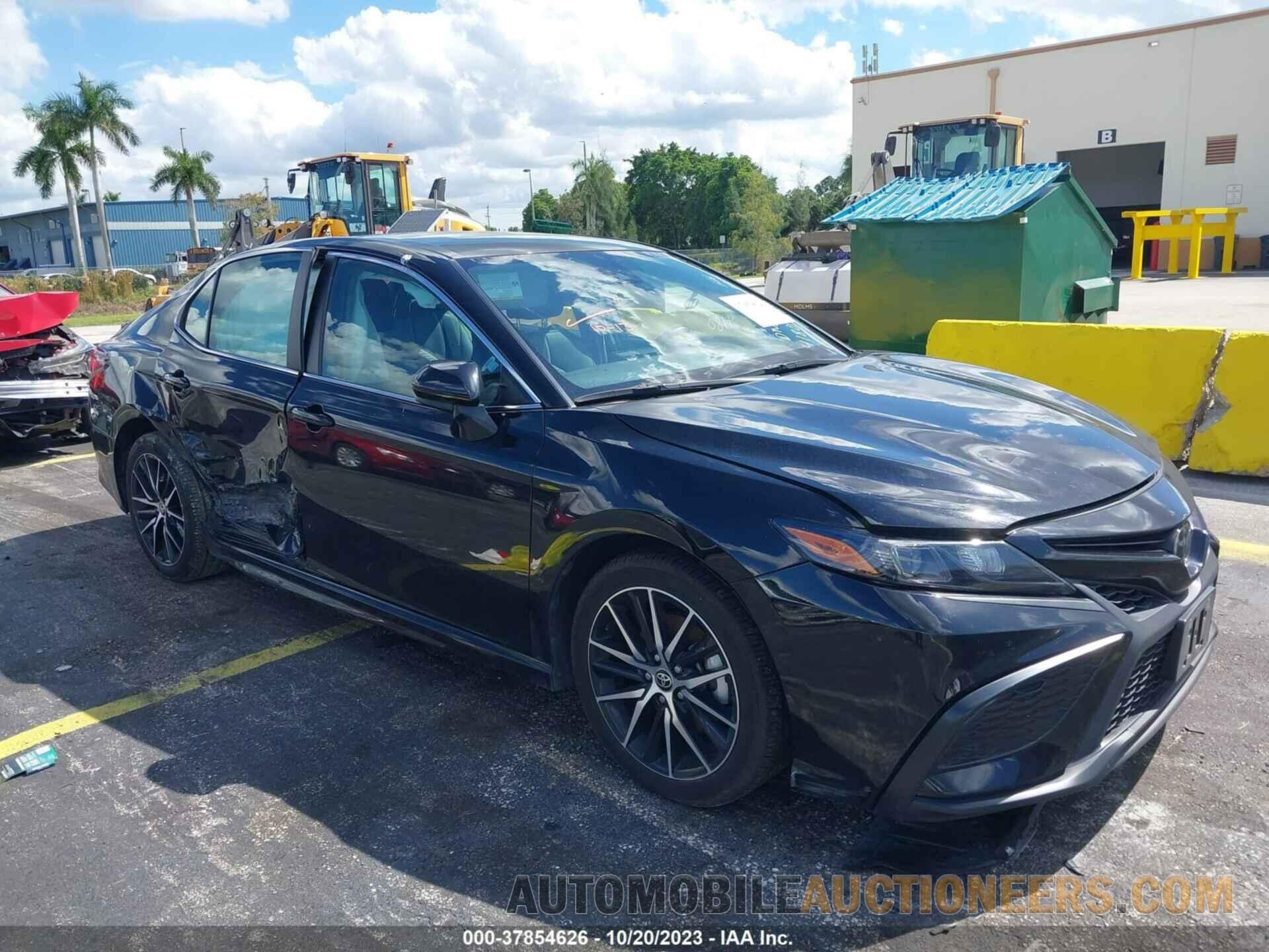 4T1G11AK1MU601686 TOYOTA CAMRY 2021