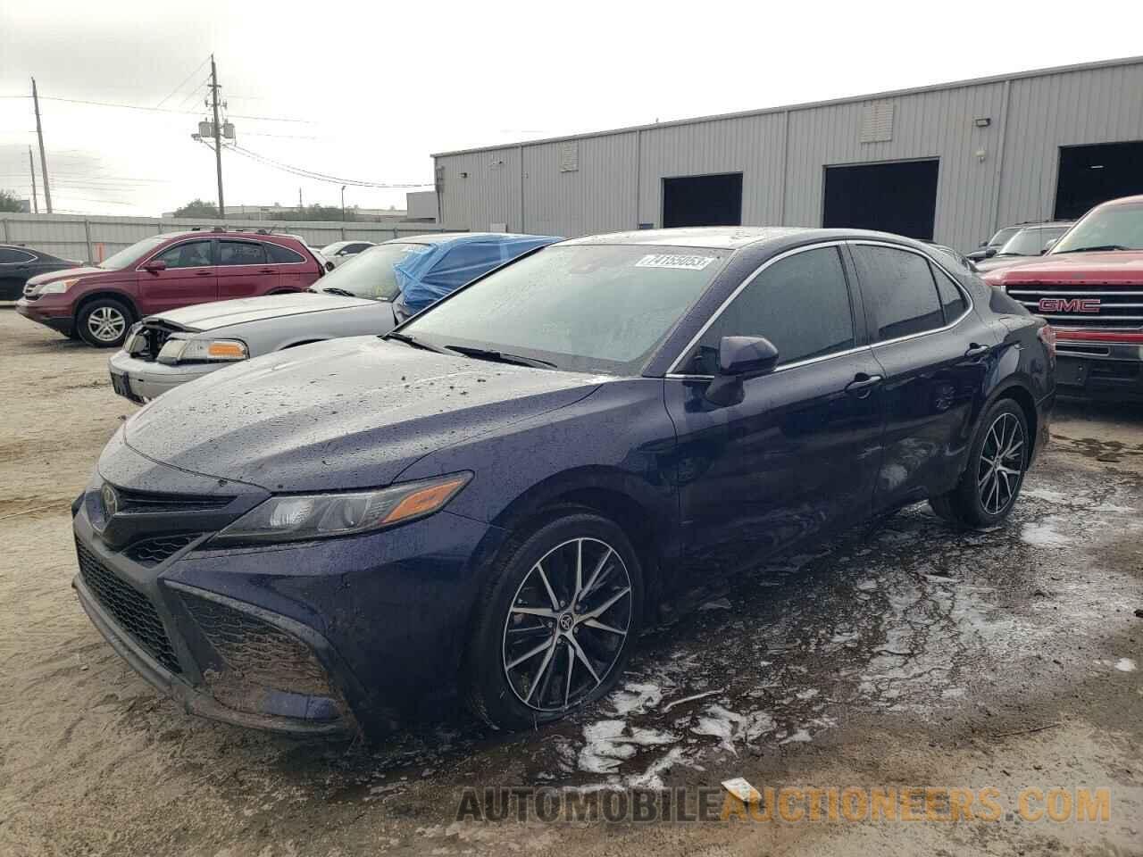 4T1G11AK1MU604670 TOYOTA CAMRY 2021