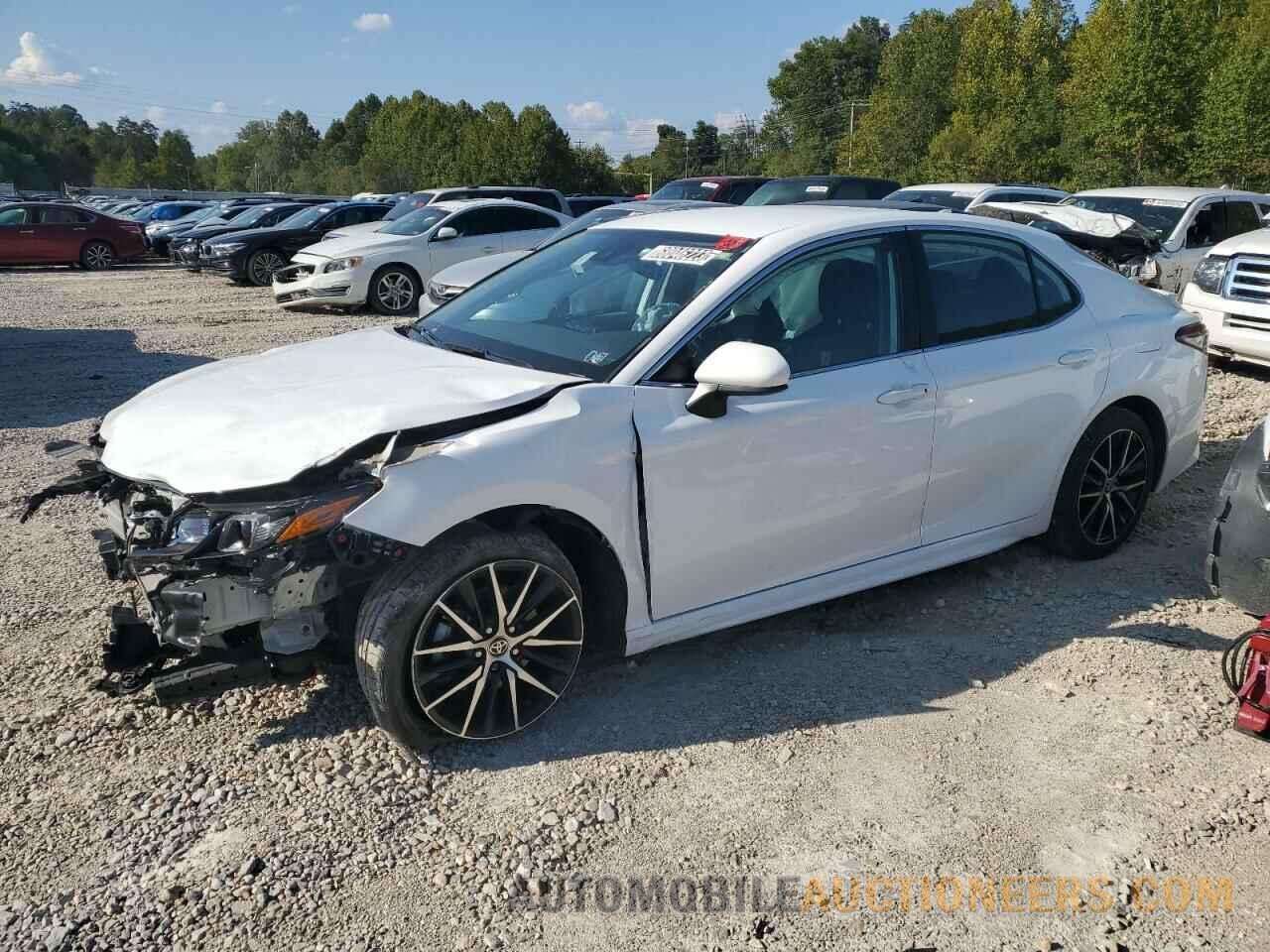 4T1G11AK1MU608704 TOYOTA CAMRY 2021