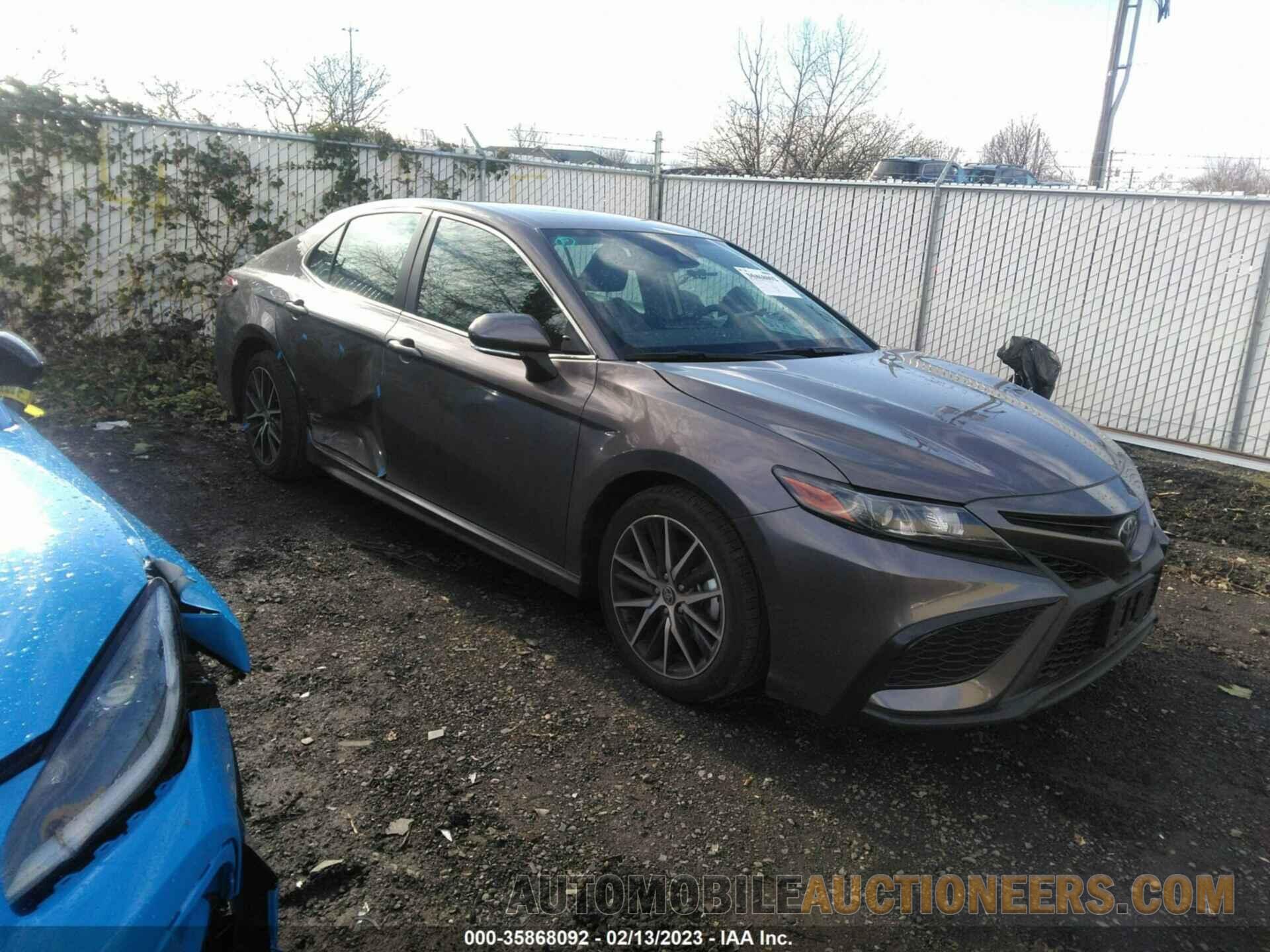 4T1G11AK1MU610940 TOYOTA CAMRY 2021