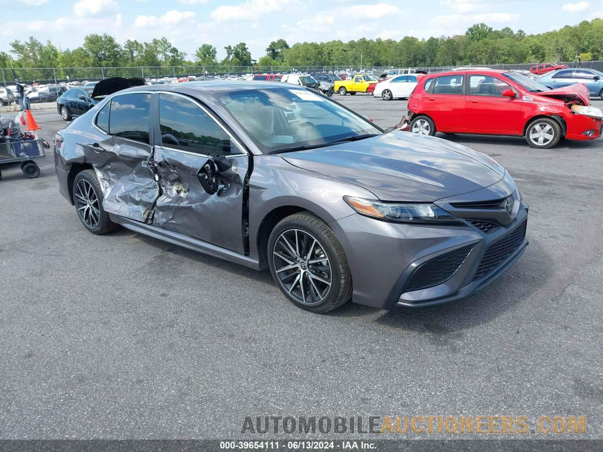 4T1G11AK1MU614888 TOYOTA CAMRY 2021