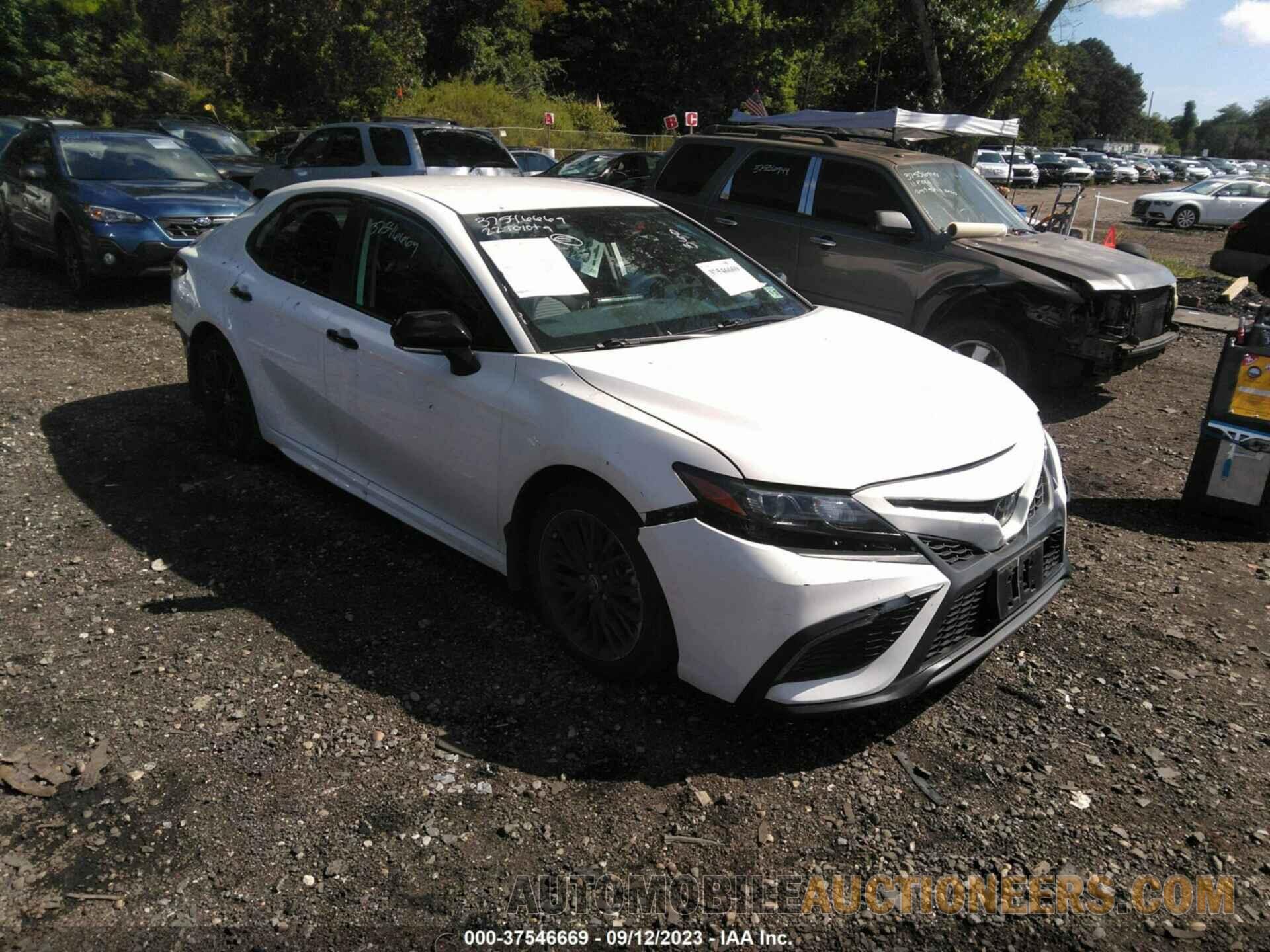 4T1G11AK1NU032050 TOYOTA CAMRY 2022