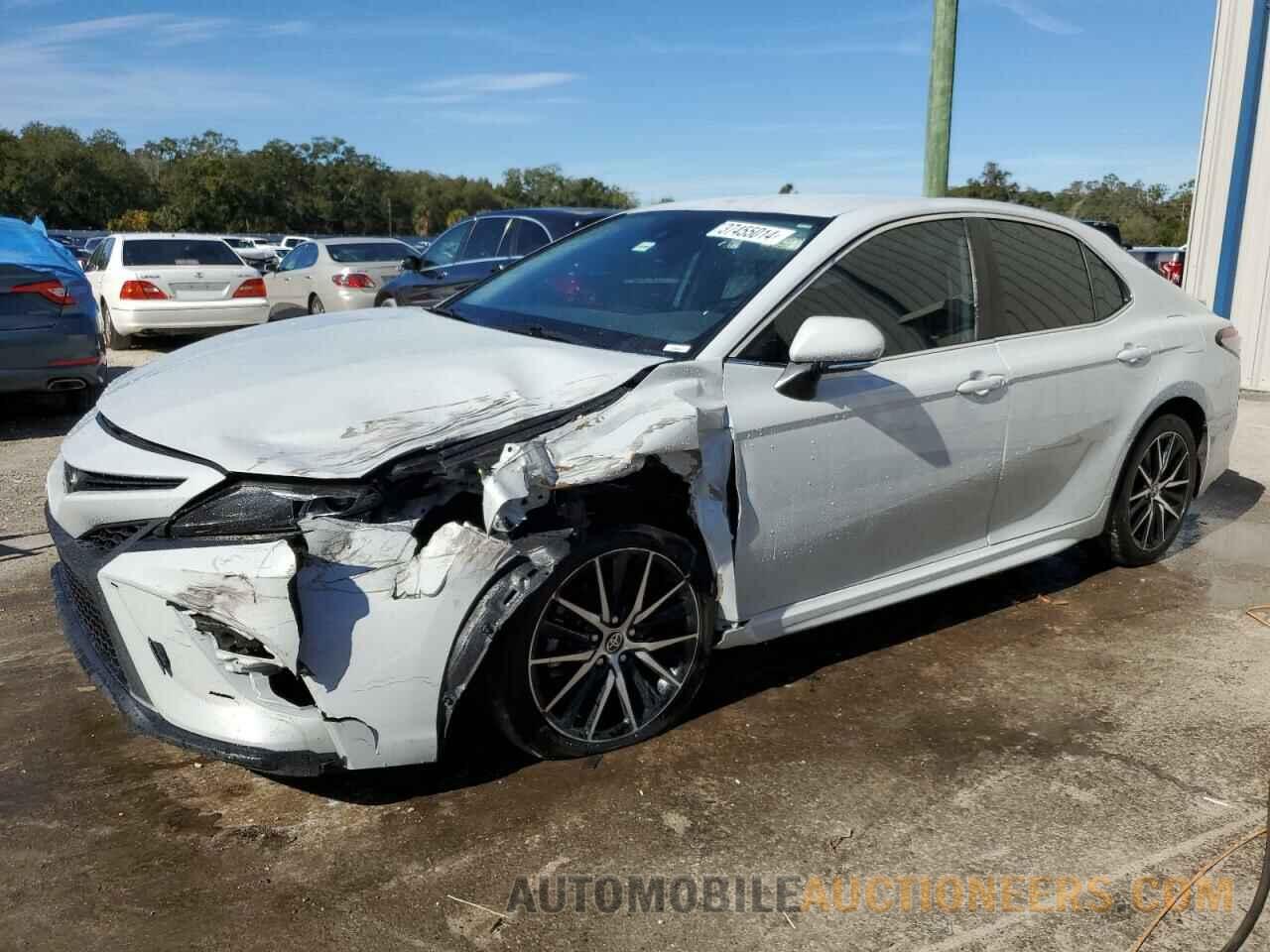 4T1G11AK1NU038916 TOYOTA CAMRY 2022