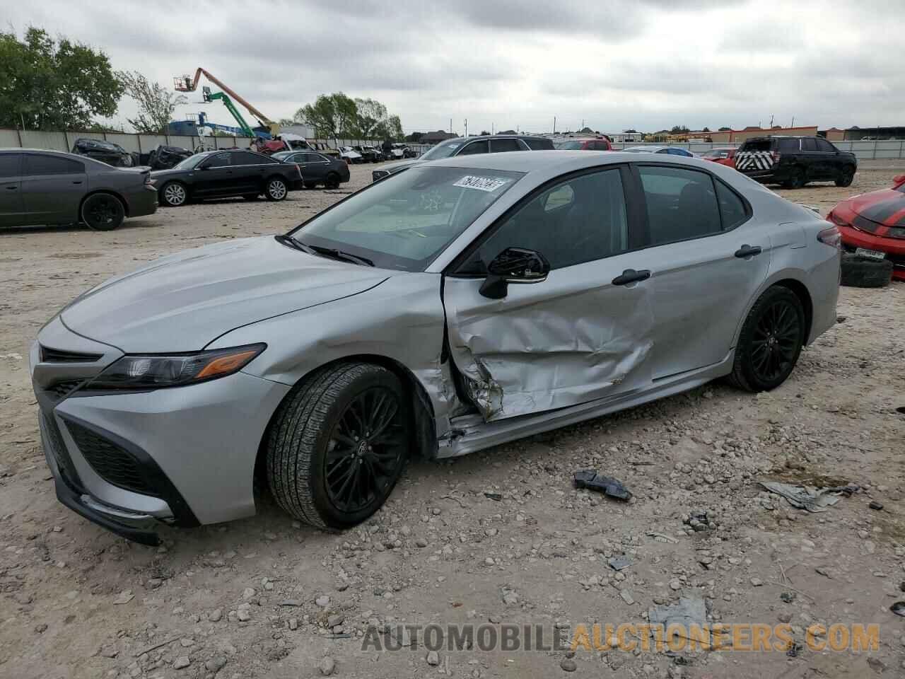 4T1G11AK1NU056686 TOYOTA CAMRY 2022