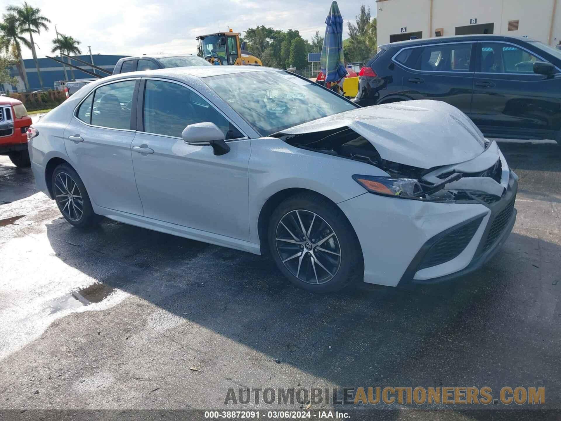 4T1G11AK1NU061533 TOYOTA CAMRY 2022