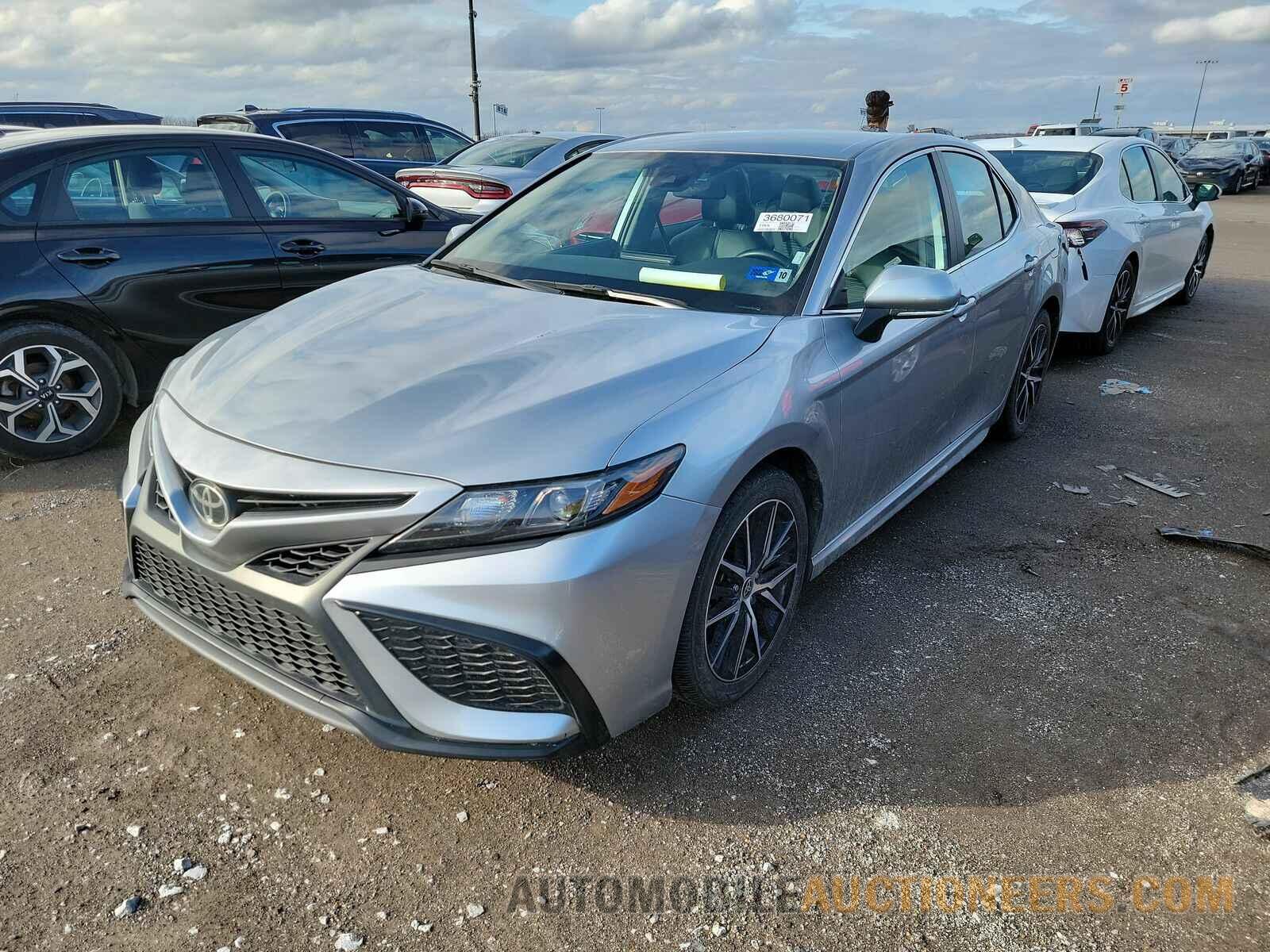 4T1G11AK1NU633720 Toyota Camry 2022