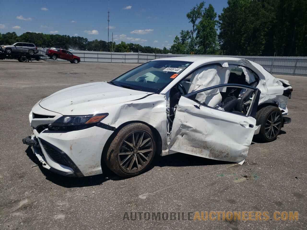 4T1G11AK1NU640831 TOYOTA CAMRY 2022