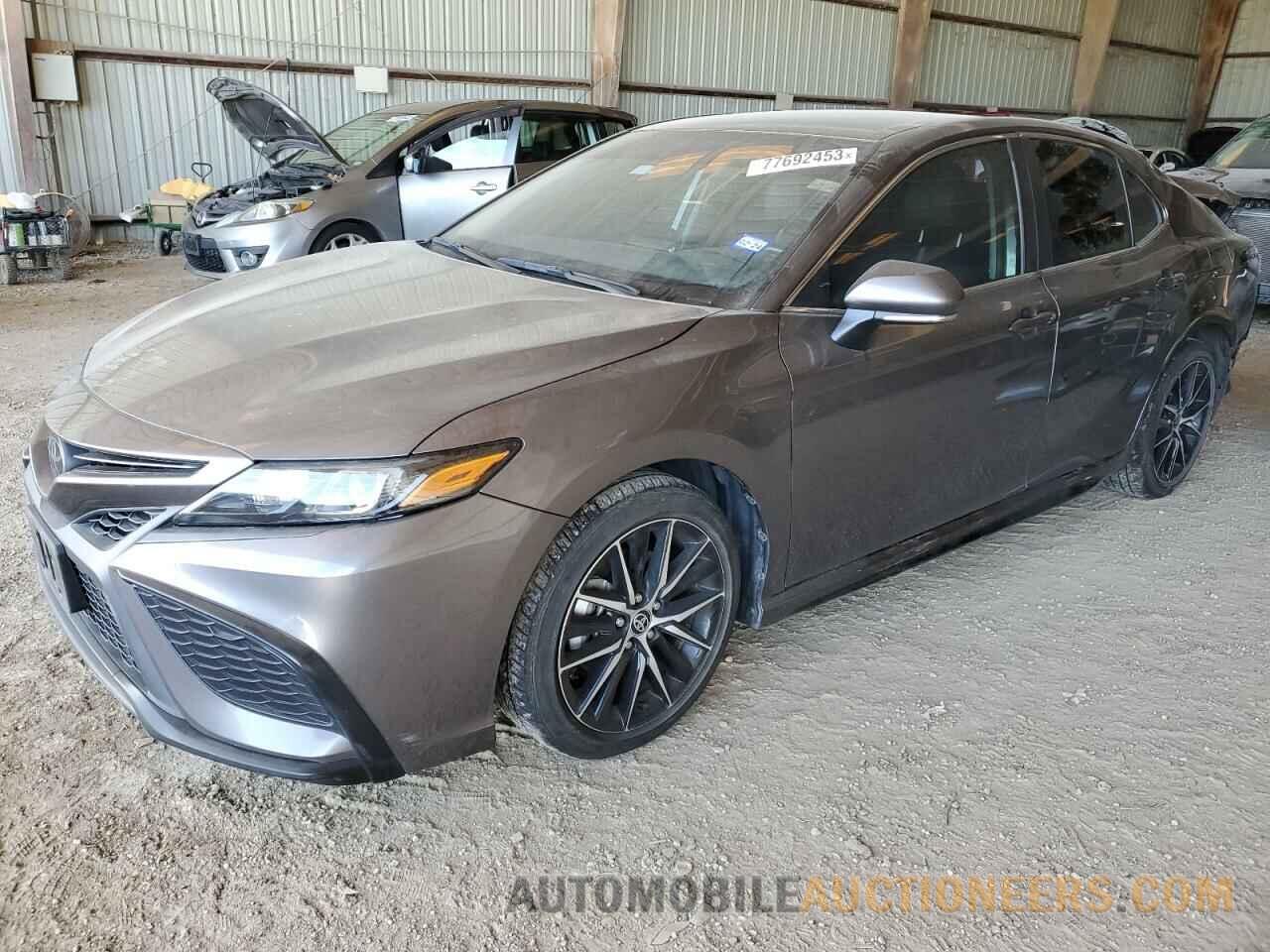 4T1G11AK1NU657905 TOYOTA CAMRY 2022