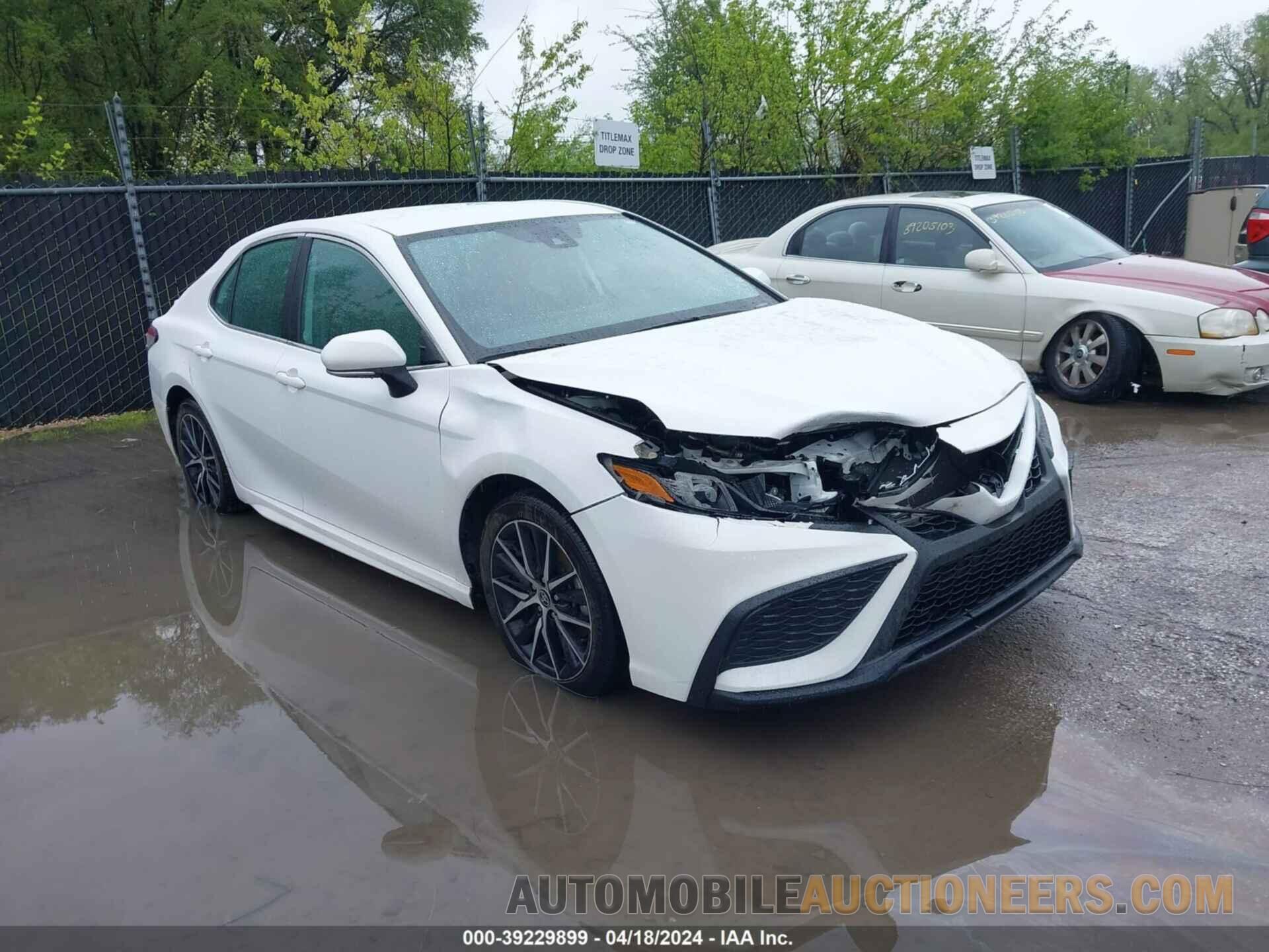 4T1G11AK1NU660285 TOYOTA CAMRY 2022