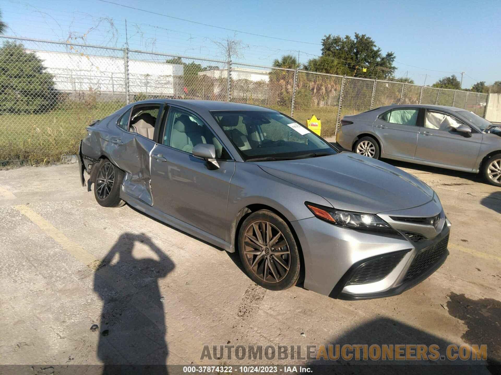 4T1G11AK1NU661632 TOYOTA CAMRY 2022