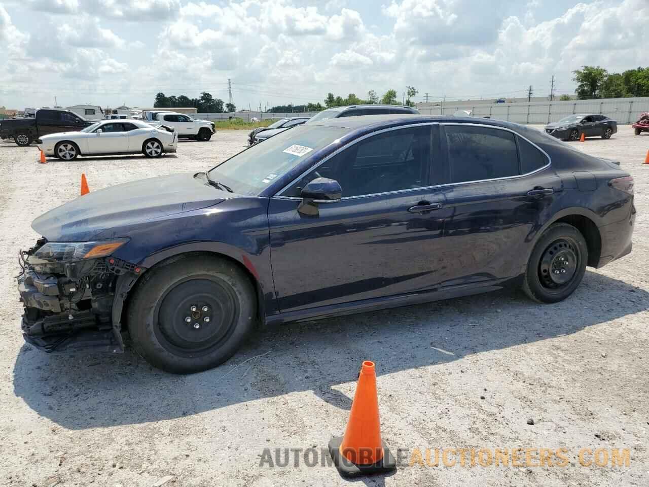 4T1G11AK1NU665972 TOYOTA CAMRY 2022