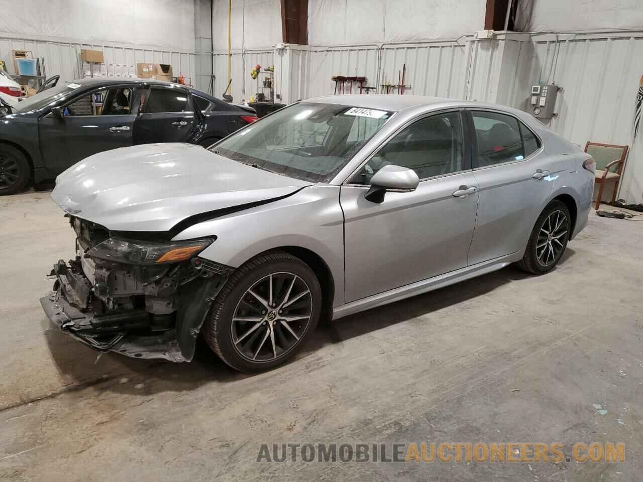 4T1G11AK1NU667897 TOYOTA CAMRY 2022