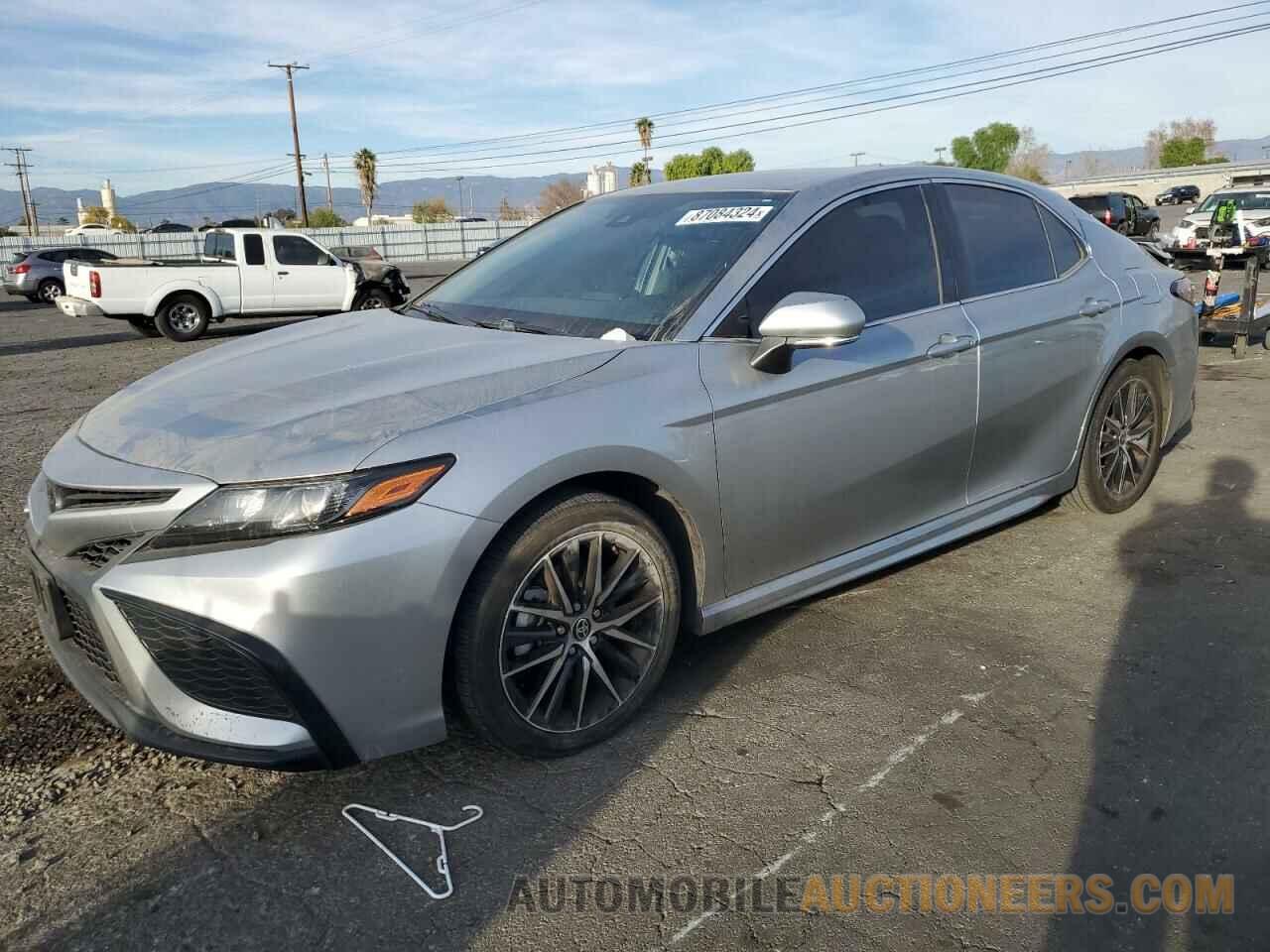 4T1G11AK1NU689866 TOYOTA CAMRY 2022