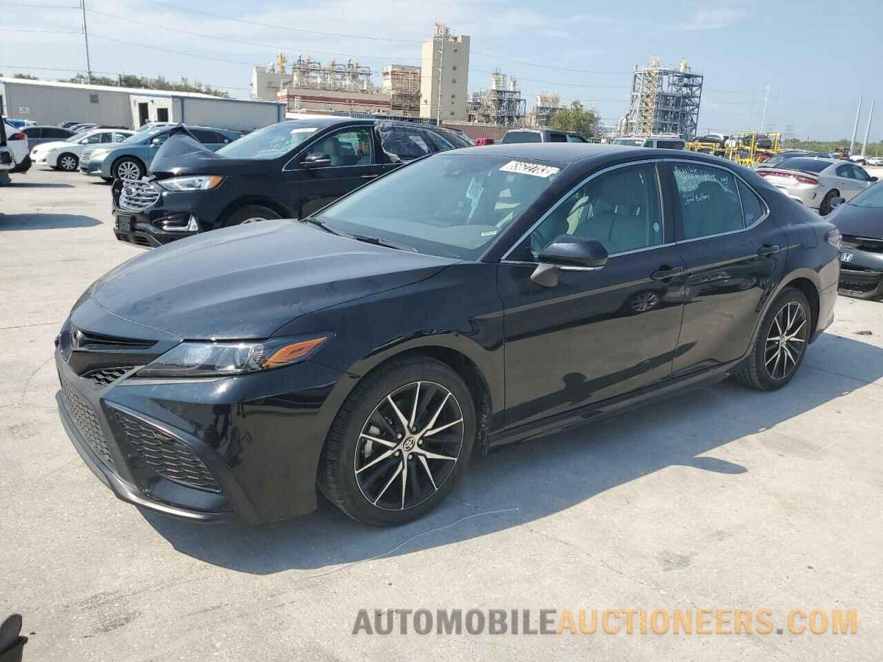 4T1G11AK1NU704673 TOYOTA CAMRY 2022