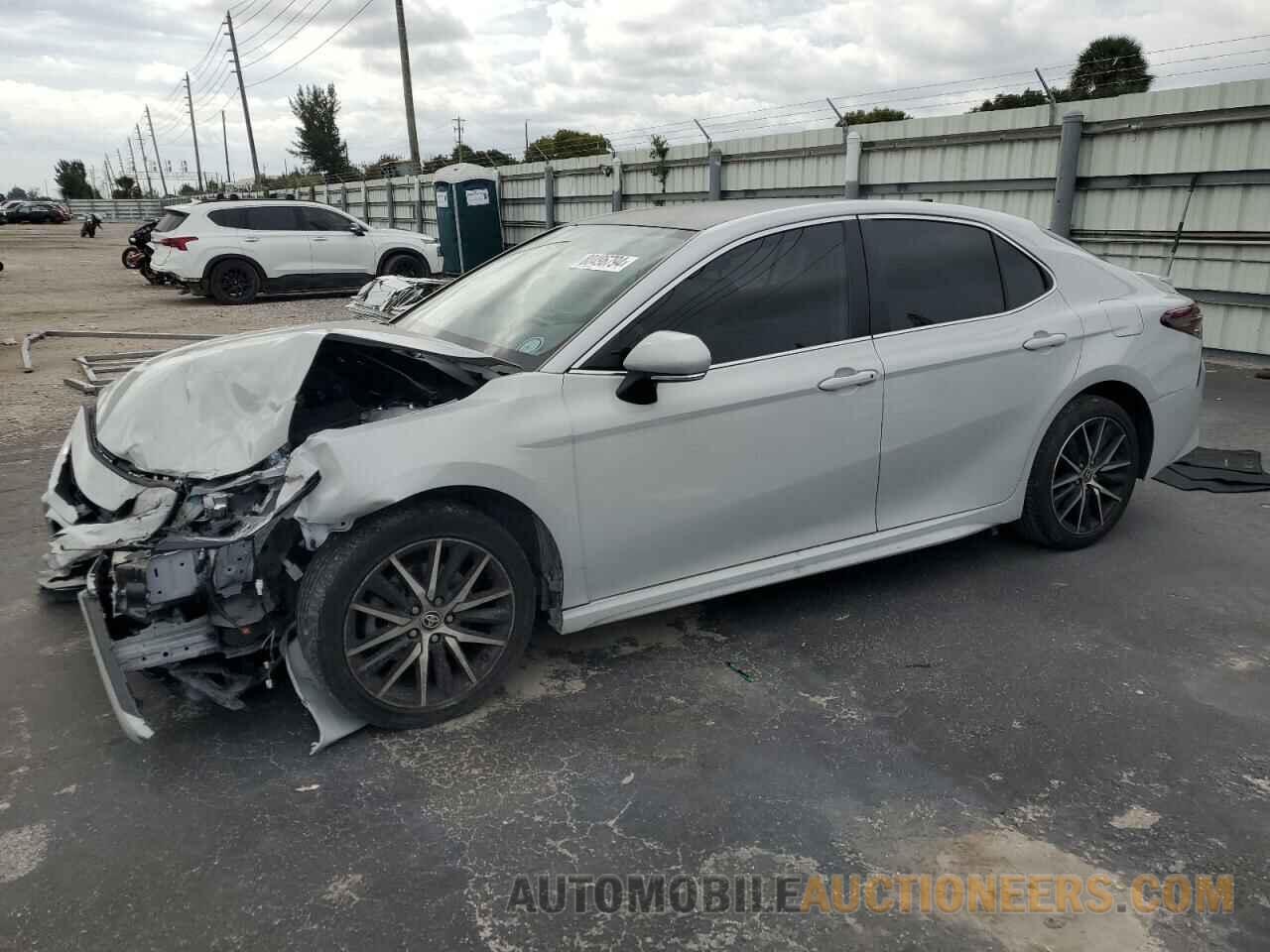 4T1G11AK1PU102424 TOYOTA CAMRY 2023