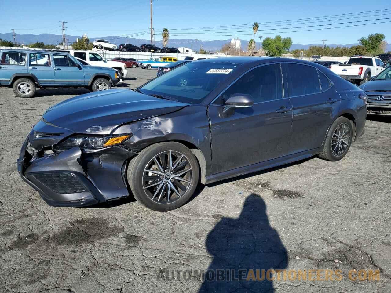 4T1G11AK1PU807160 TOYOTA CAMRY 2023