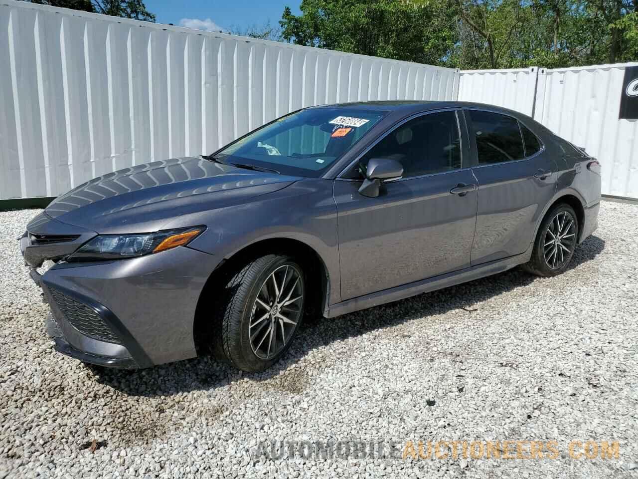 4T1G11AK1RU210108 TOYOTA CAMRY 2024