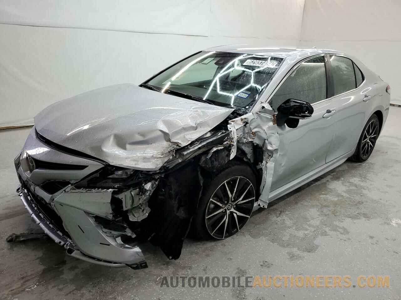 4T1G11AK1RU228284 TOYOTA CAMRY 2024