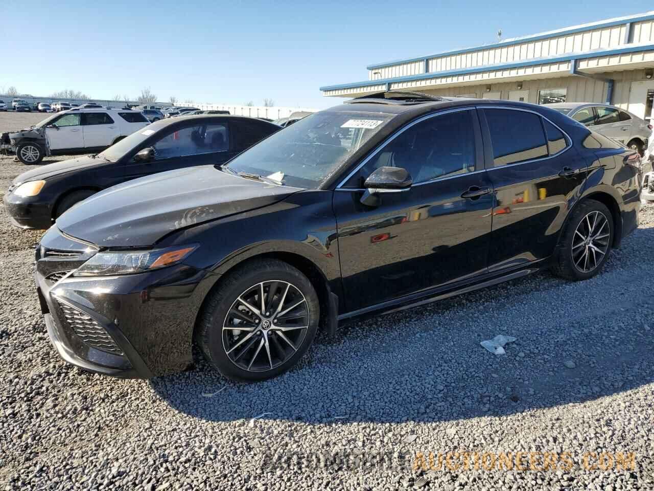 4T1G11AK1RU842686 TOYOTA CAMRY 2024