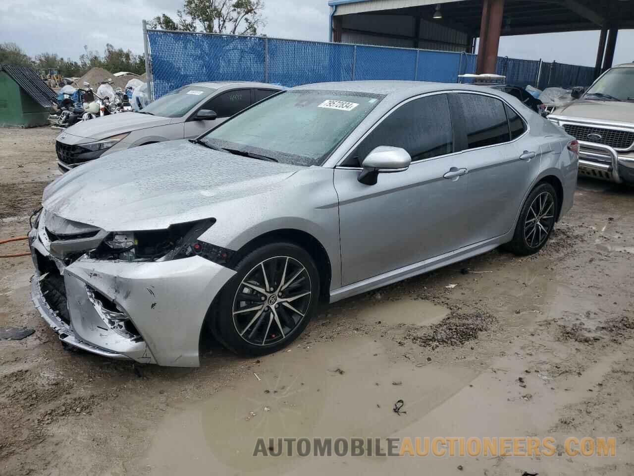 4T1G11AK1RU898823 TOYOTA CAMRY 2024