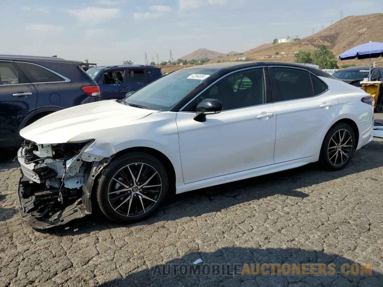 4T1G11AK1RU899762 TOYOTA CAMRY 2024