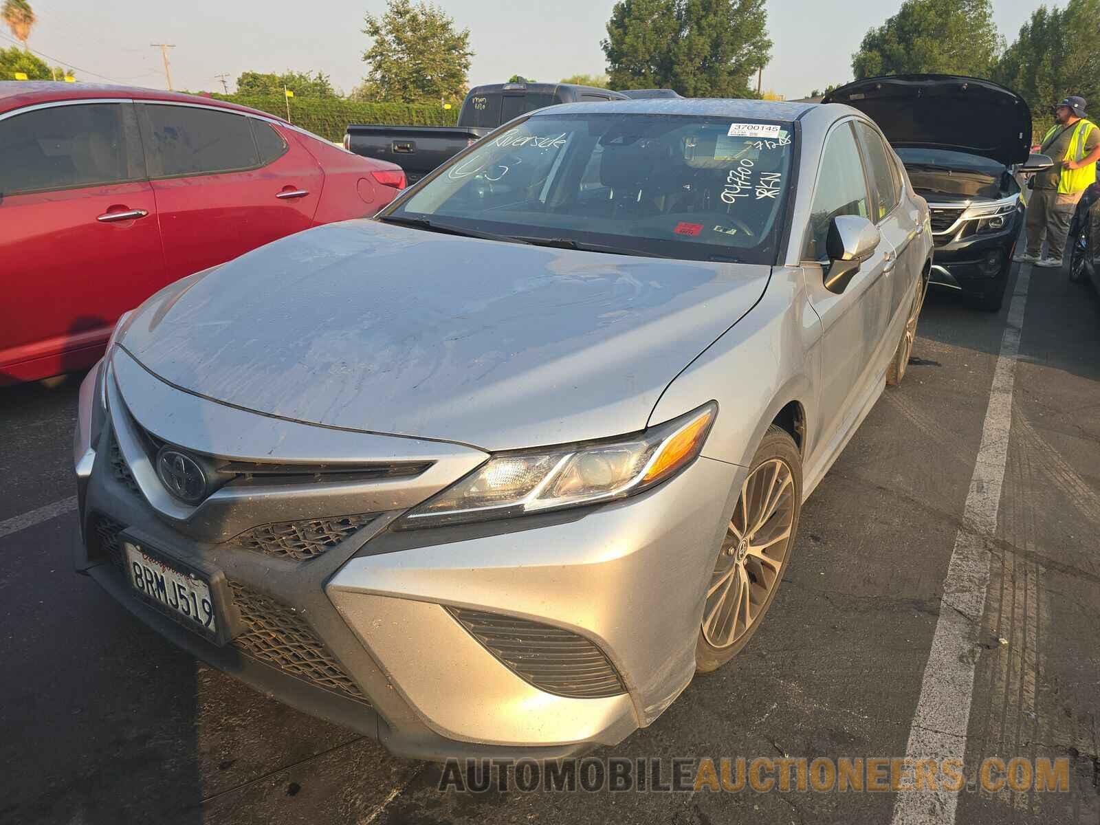 4T1G11AK2LU947700 Toyota Camry 2020