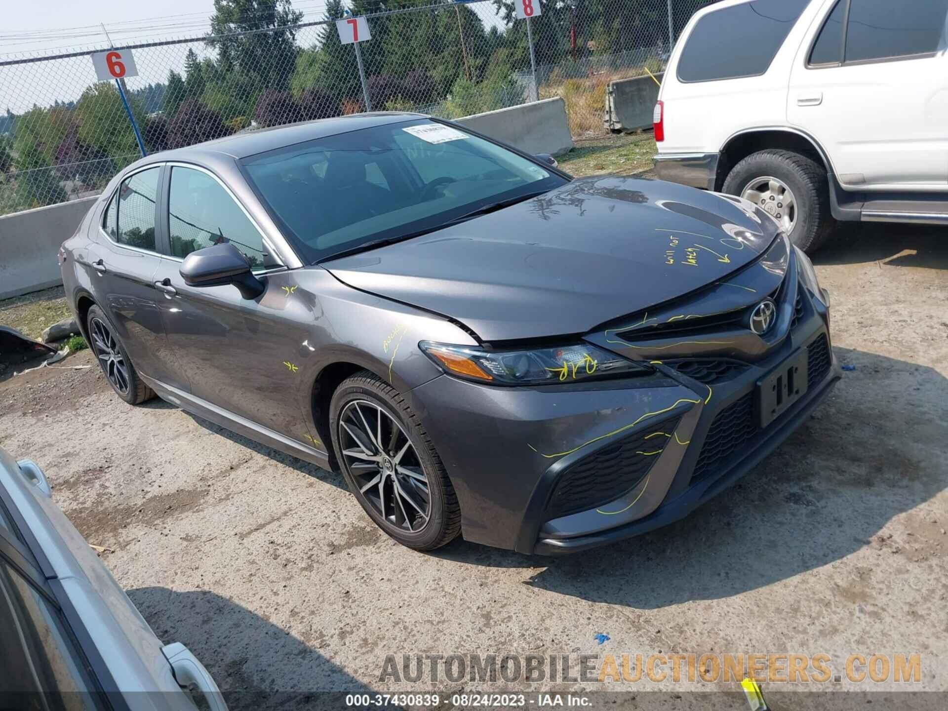 4T1G11AK2MU413193 TOYOTA CAMRY 2021