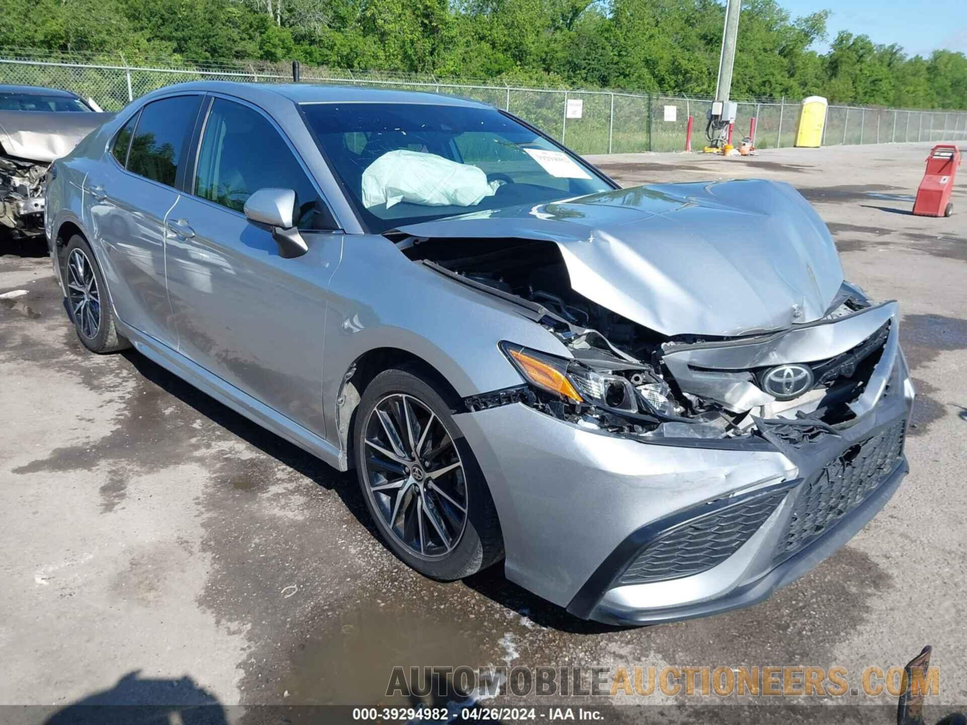 4T1G11AK2MU414456 TOYOTA CAMRY 2021