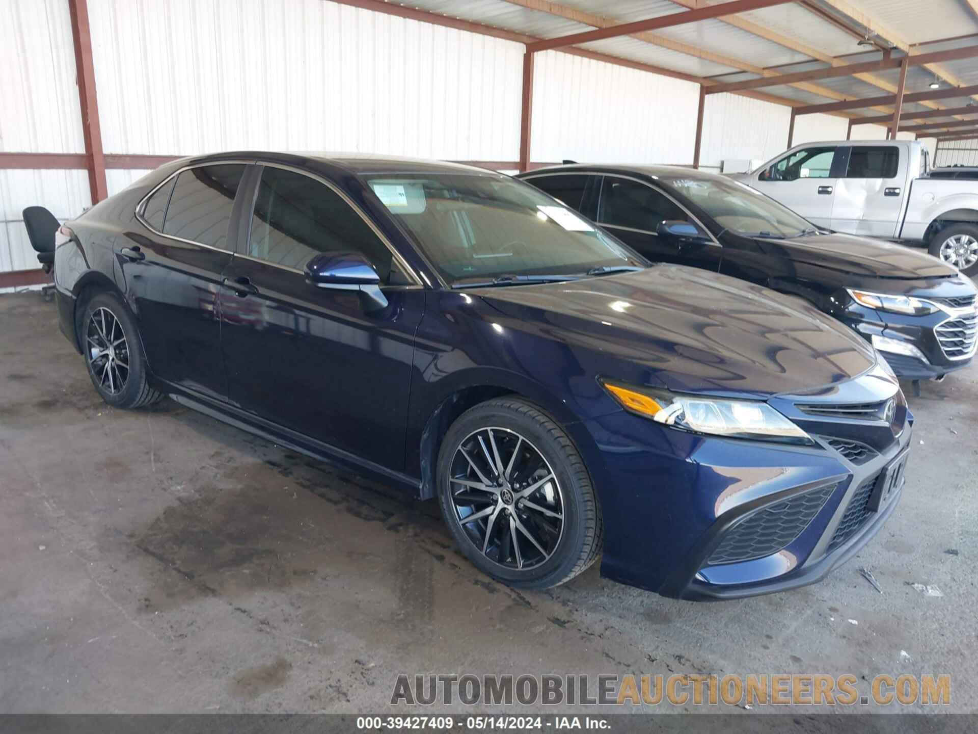 4T1G11AK2MU426395 TOYOTA CAMRY 2021