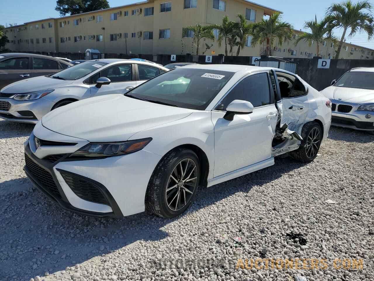 4T1G11AK2MU435436 TOYOTA CAMRY 2021