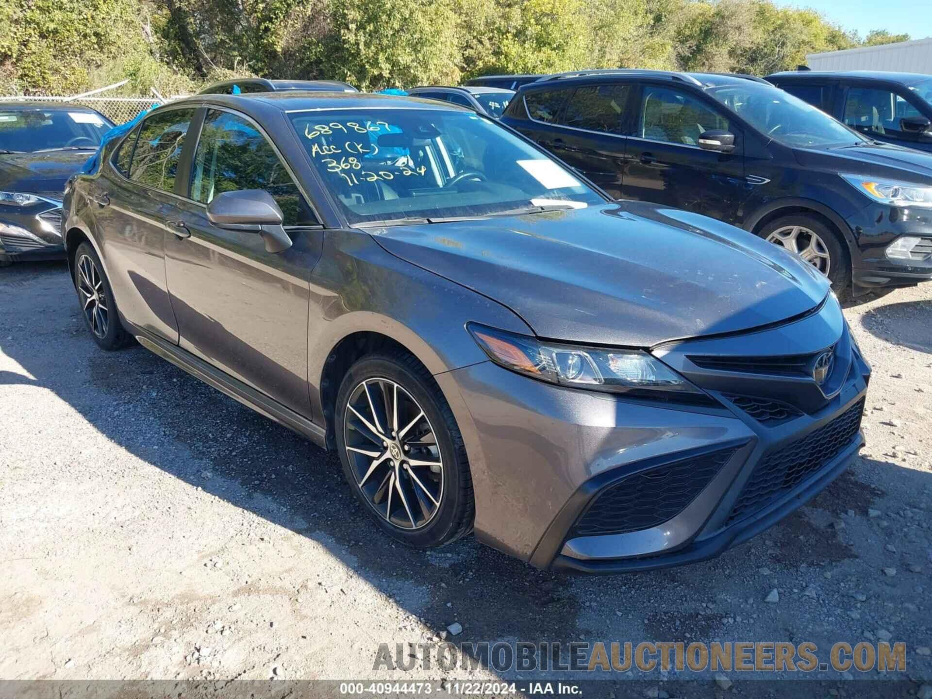 4T1G11AK2MU440538 TOYOTA CAMRY 2021