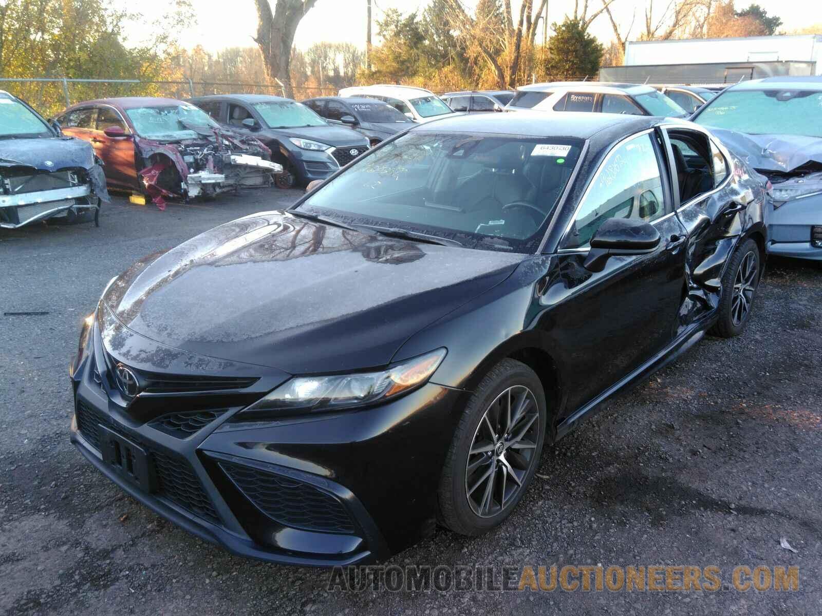 4T1G11AK2MU445920 Toyota Camry 2021