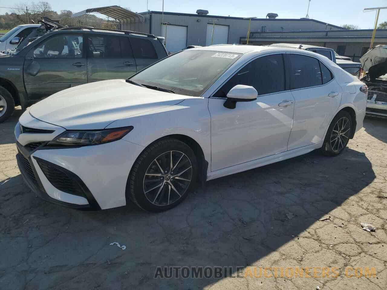 4T1G11AK2MU450146 TOYOTA CAMRY 2021