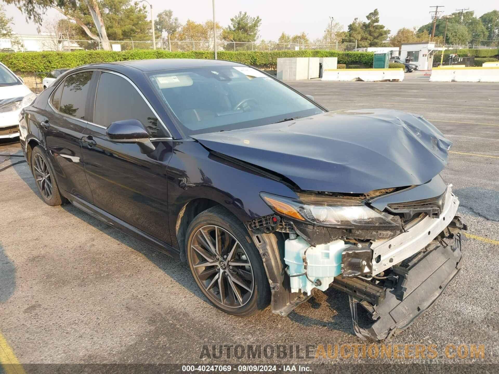 4T1G11AK2MU452415 TOYOTA CAMRY 2021