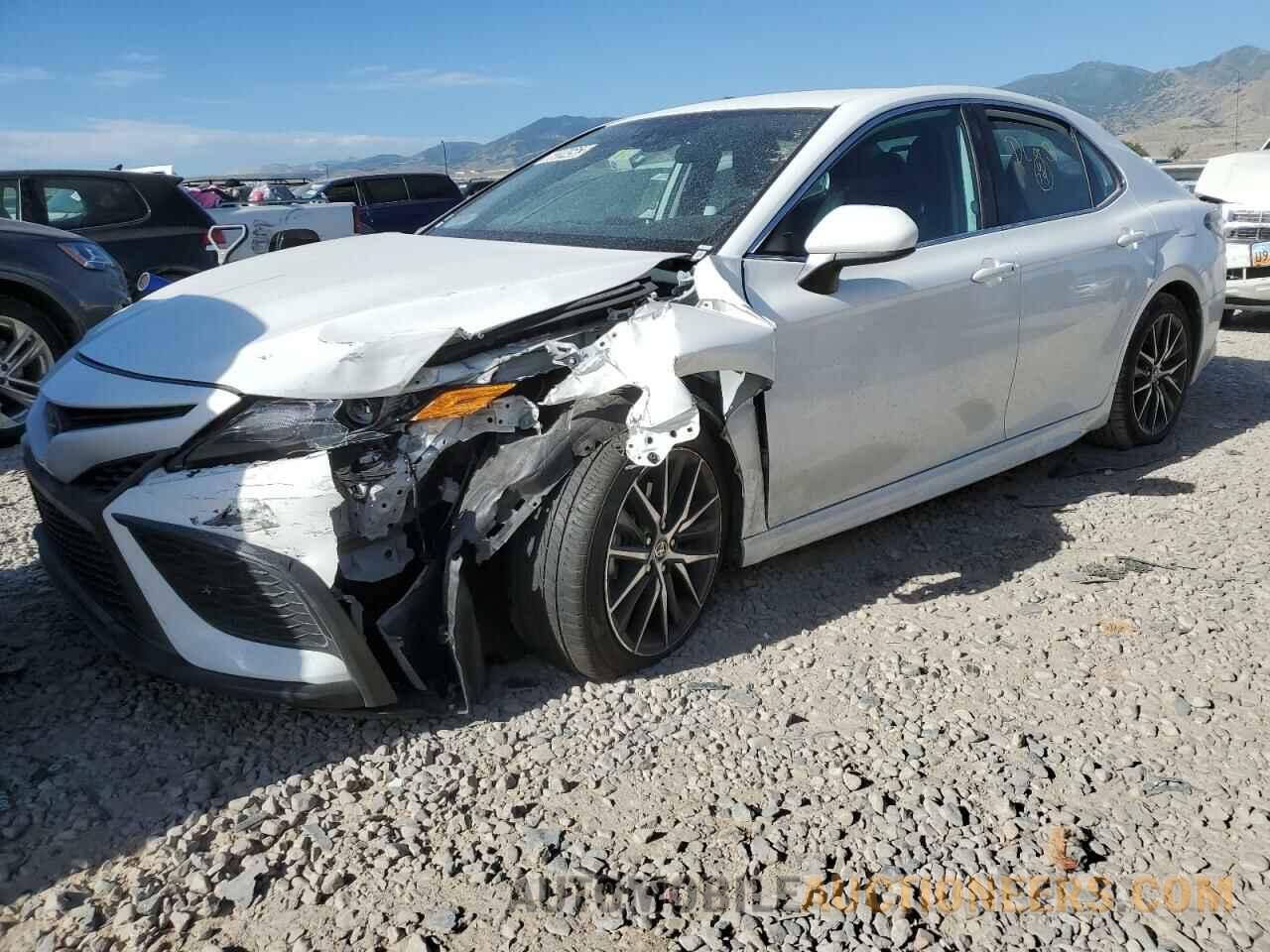 4T1G11AK2MU455296 TOYOTA CAMRY 2021