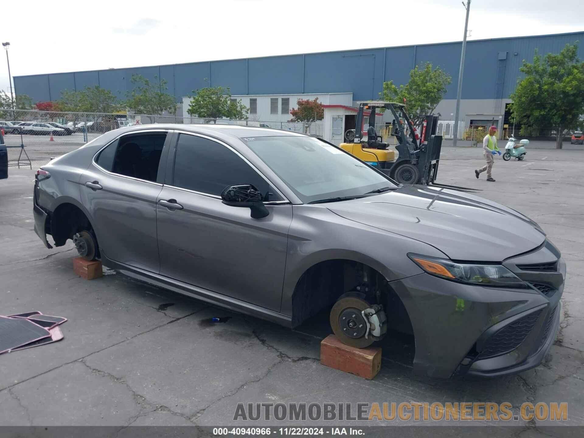 4T1G11AK2MU455721 TOYOTA CAMRY 2021