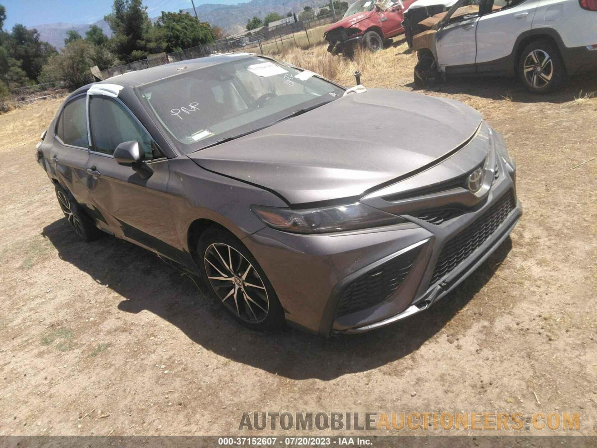 4T1G11AK2MU456724 TOYOTA CAMRY 2021