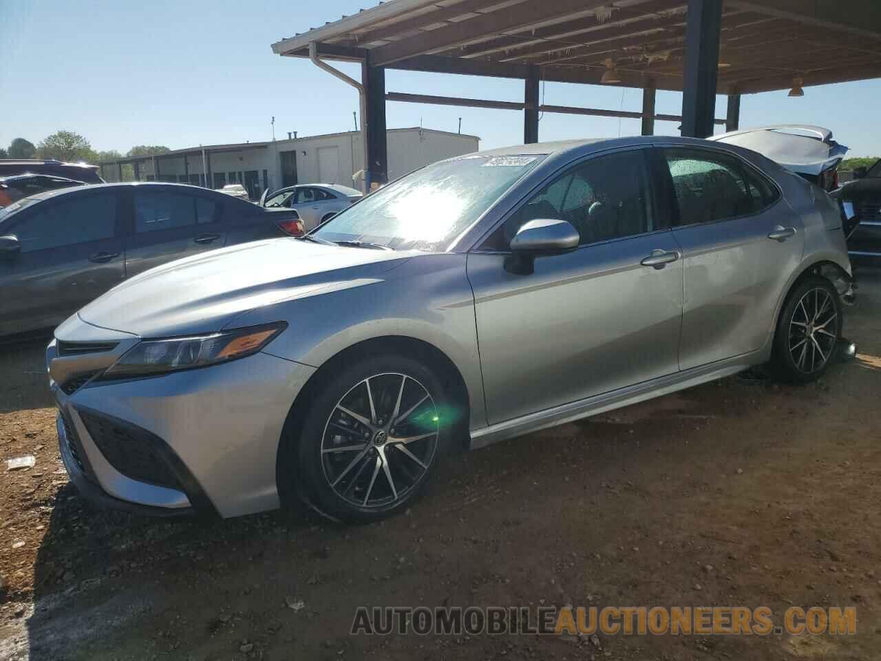 4T1G11AK2MU466623 TOYOTA CAMRY 2021