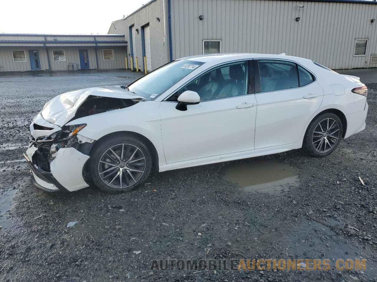 4T1G11AK2MU474821 TOYOTA CAMRY 2021