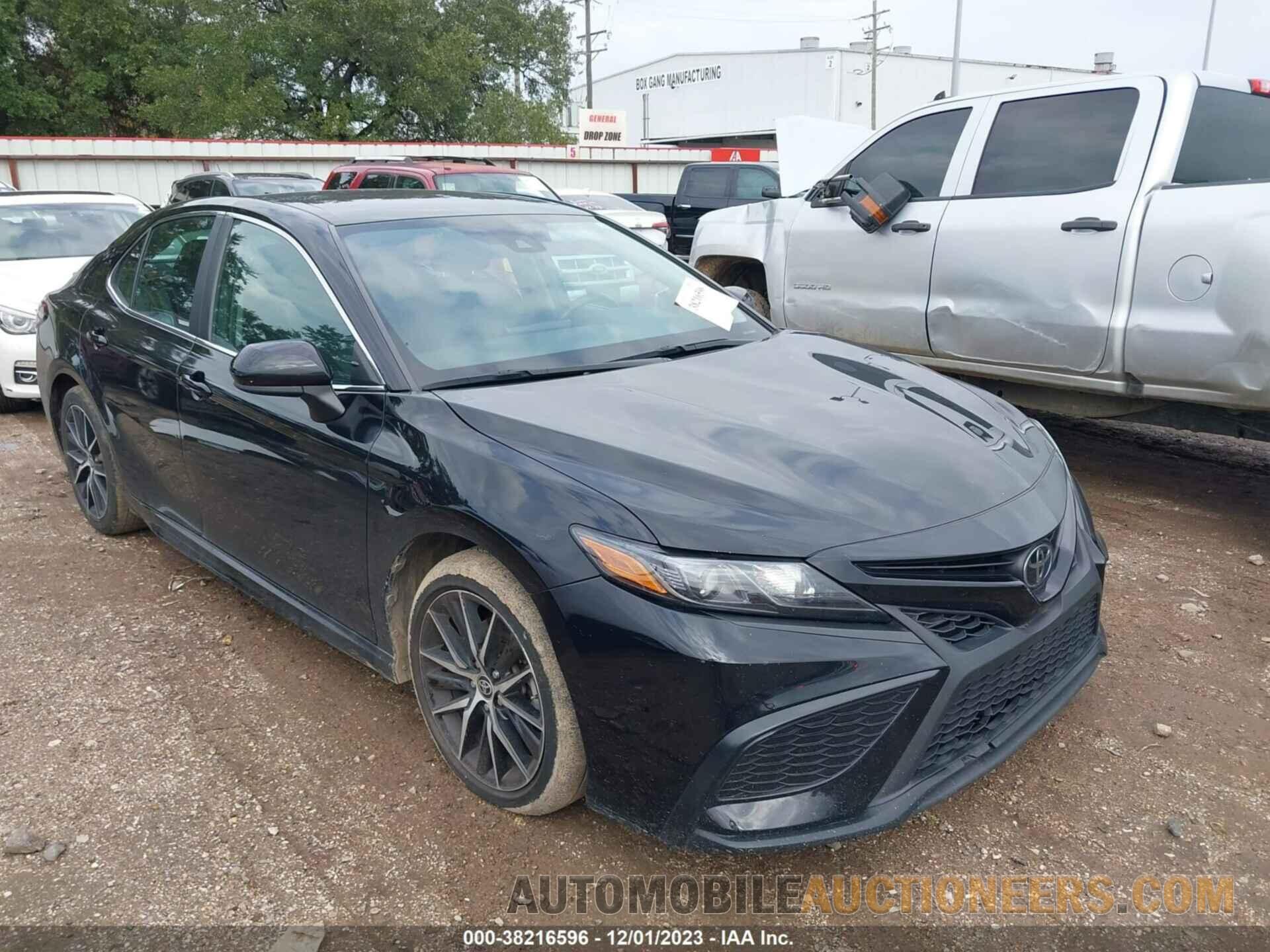 4T1G11AK2MU489240 TOYOTA CAMRY 2021