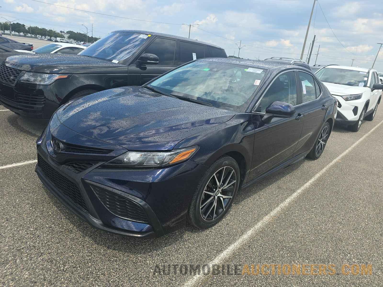 4T1G11AK2MU491909 Toyota Camry 2021