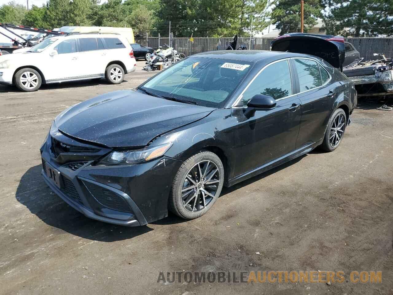 4T1G11AK2MU522530 TOYOTA CAMRY 2021