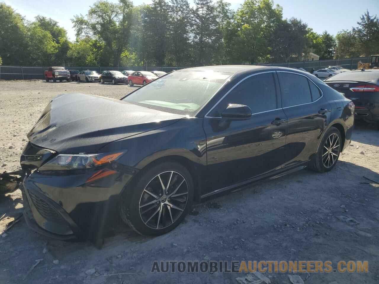 4T1G11AK2MU526304 TOYOTA CAMRY 2021