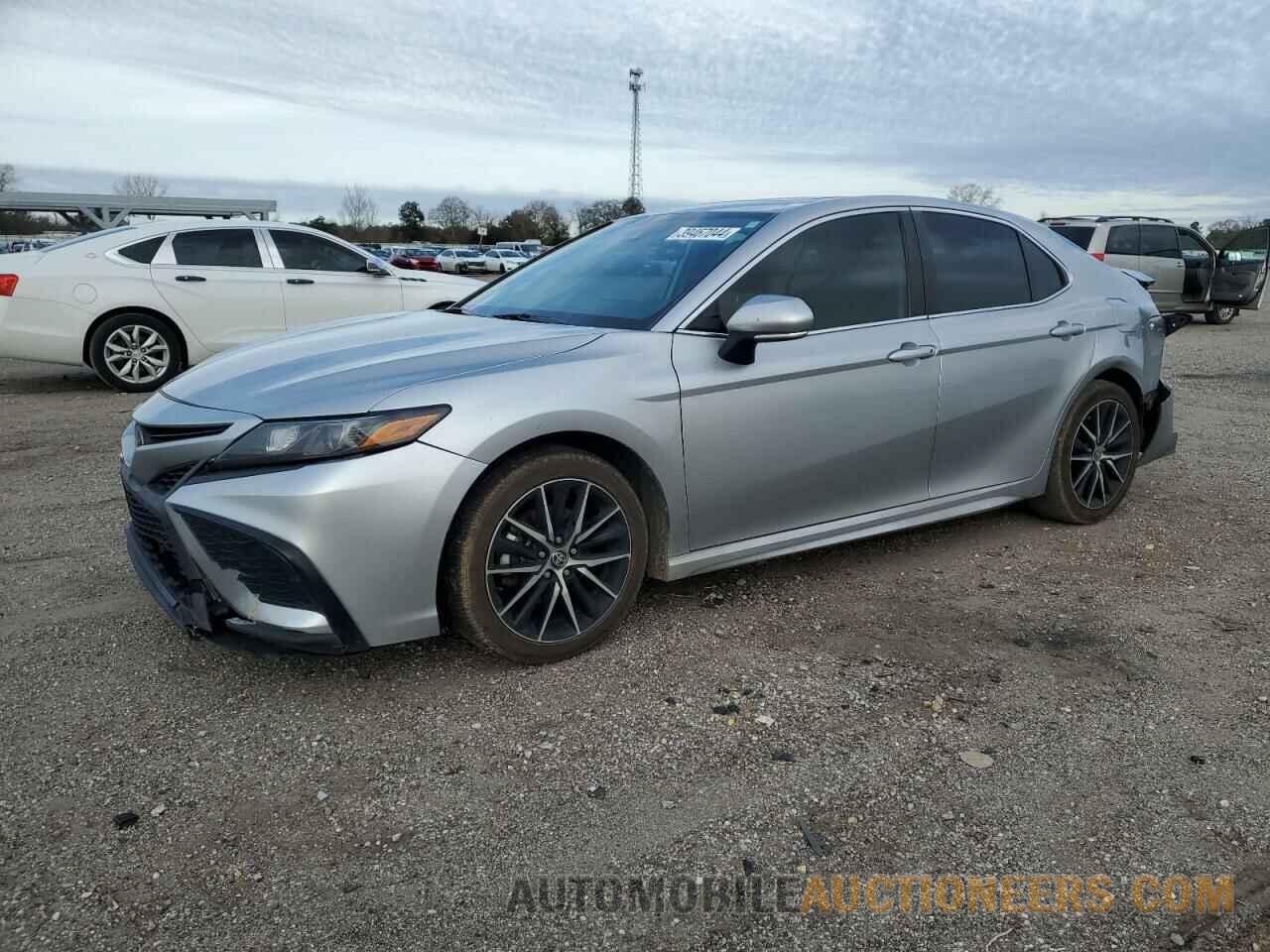 4T1G11AK2MU539571 TOYOTA CAMRY 2021