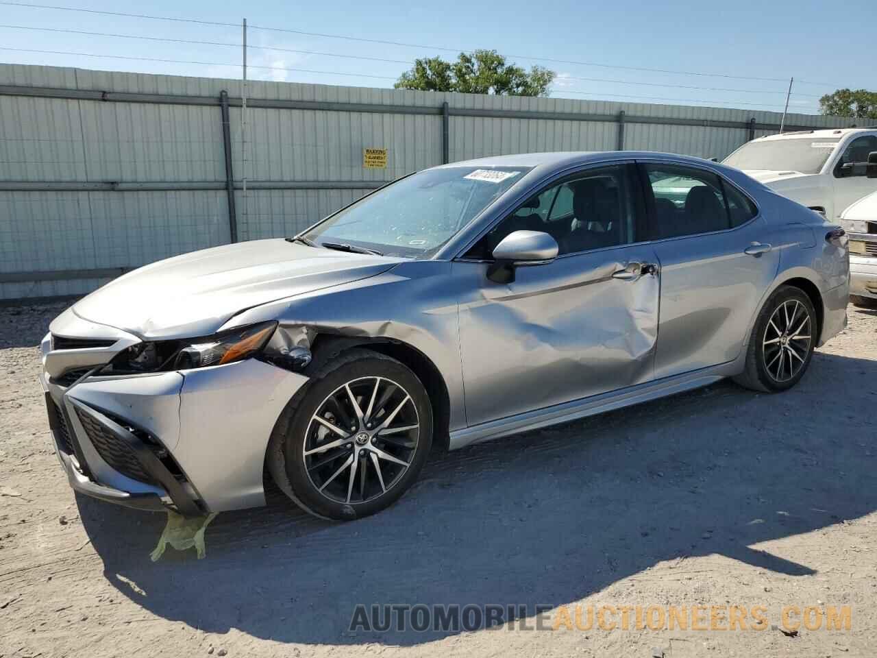 4T1G11AK2MU551087 TOYOTA CAMRY 2021