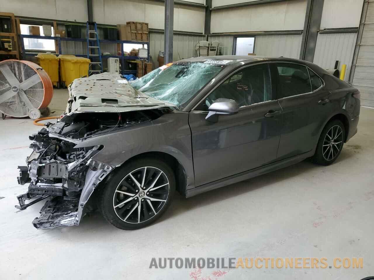 4T1G11AK2MU552417 TOYOTA CAMRY 2021