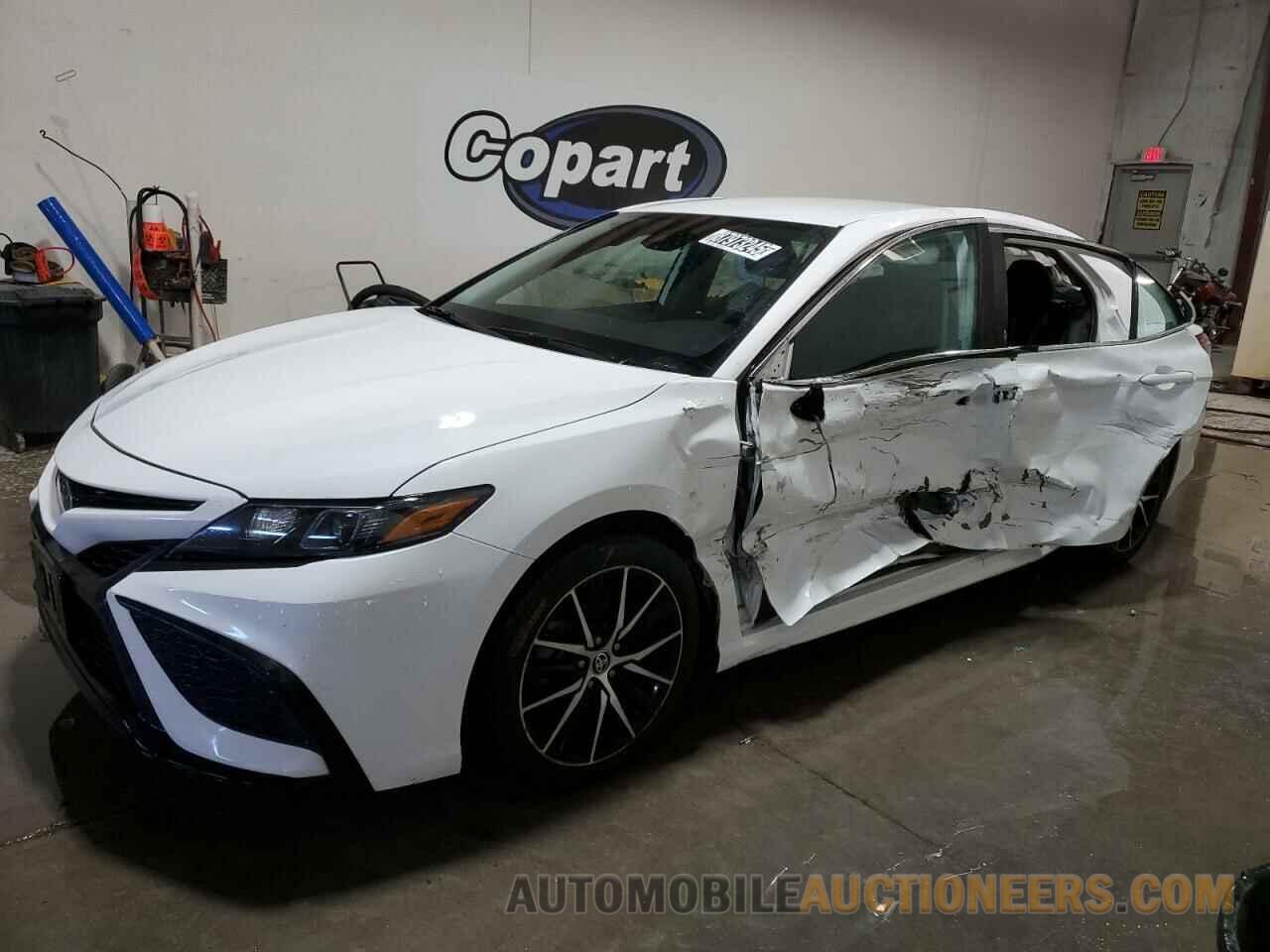 4T1G11AK2MU553017 TOYOTA CAMRY 2021