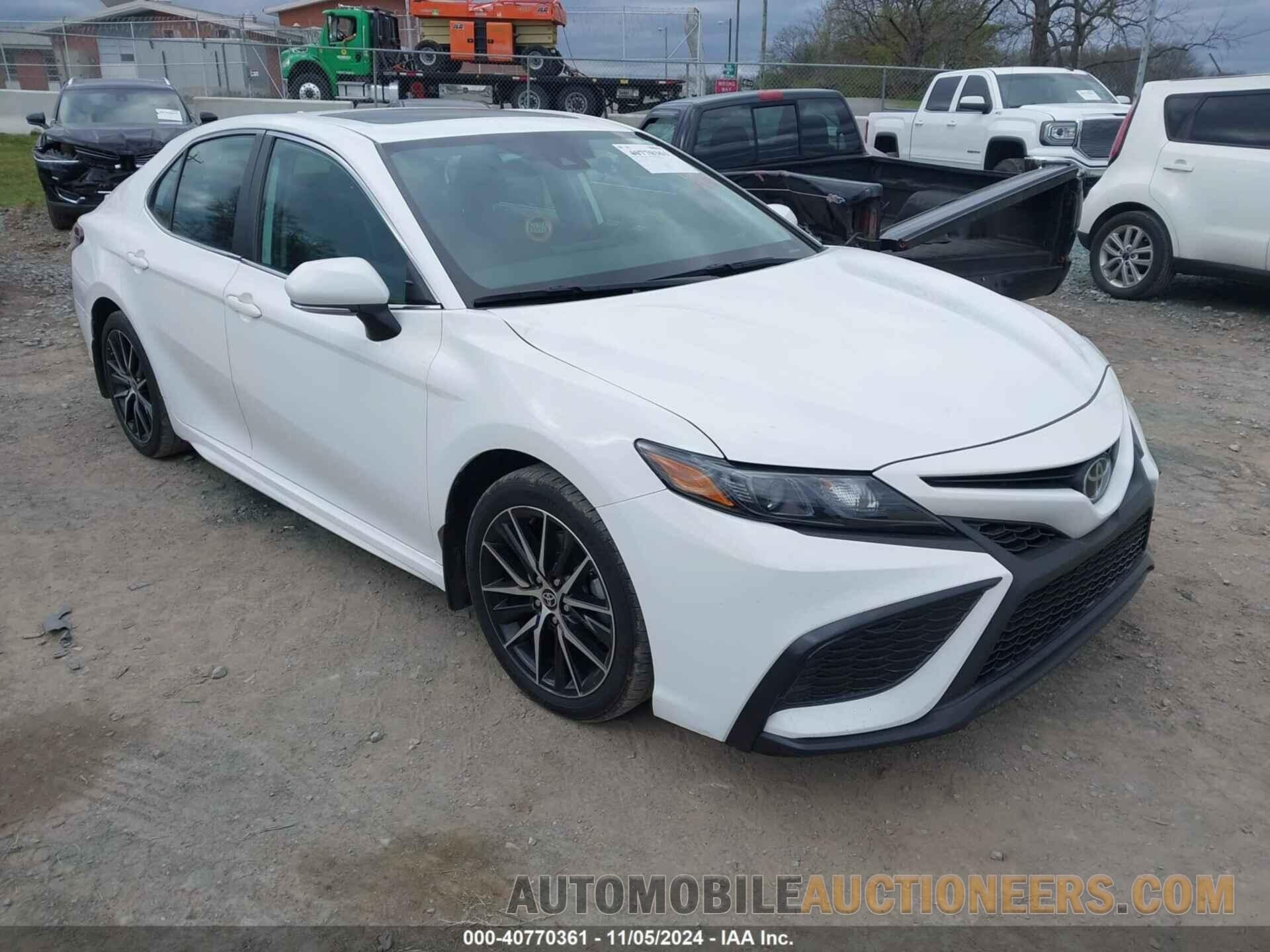 4T1G11AK2MU561313 TOYOTA CAMRY 2021